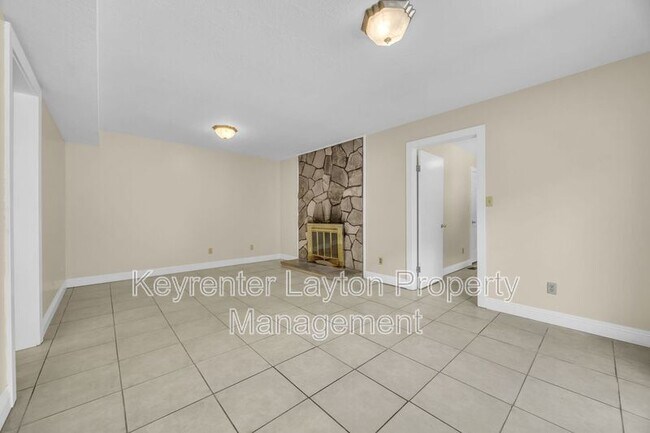 Building Photo - 2420 Bonneville Terrace Dr