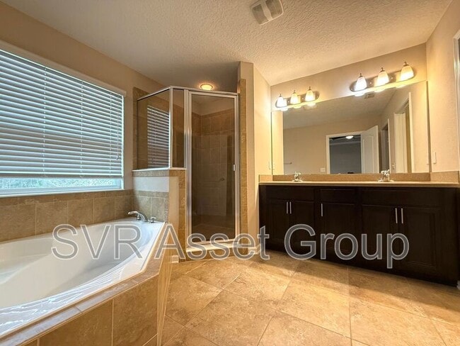 Building Photo - 641 Glendale Ln