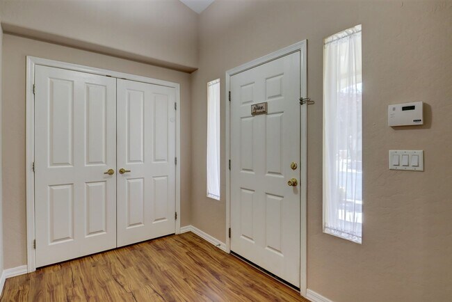 Building Photo - 2 Bedroom plus an office, 2 Bath home in The Cottages at Prescott Lakes!