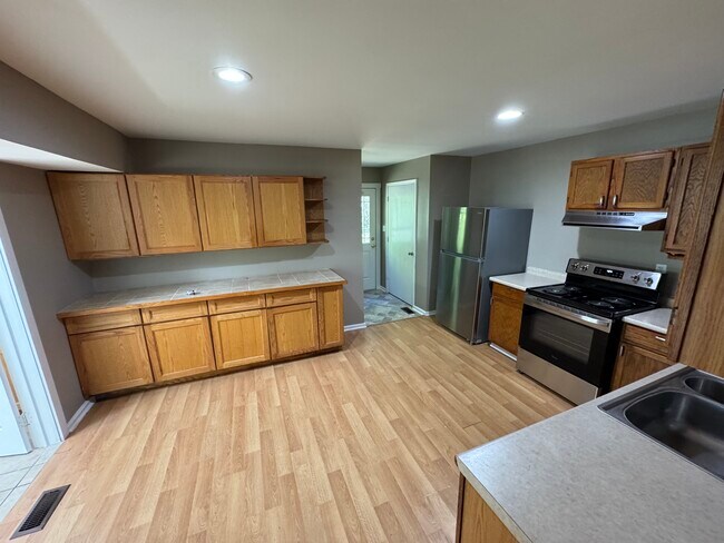 Building Photo - 3671 Sandy Creek Rd