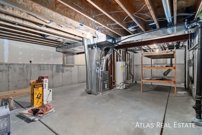 Building Photo - 15452 E 7th Ave