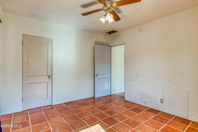 Building Photo - 801 McKelligon Dr