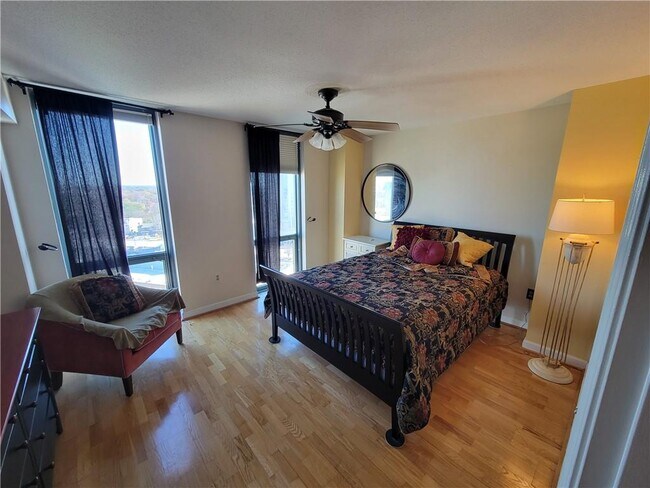 Building Photo - 2870 Pharr Ct S Northwest