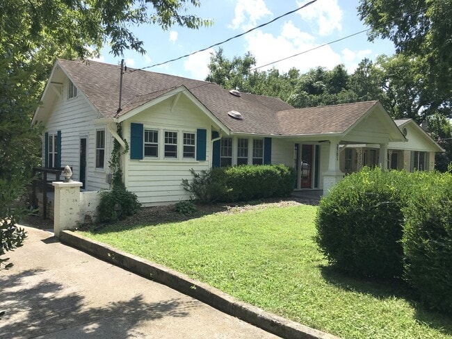 Building Photo - Location, Location, Location! 4br/2ba Home...