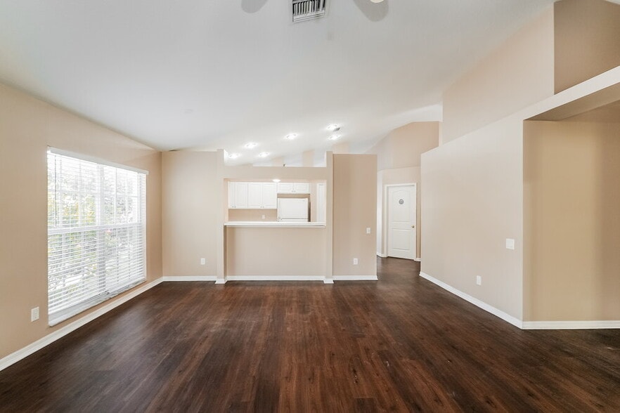 Building Photo - 17724 Long Rdg Rd