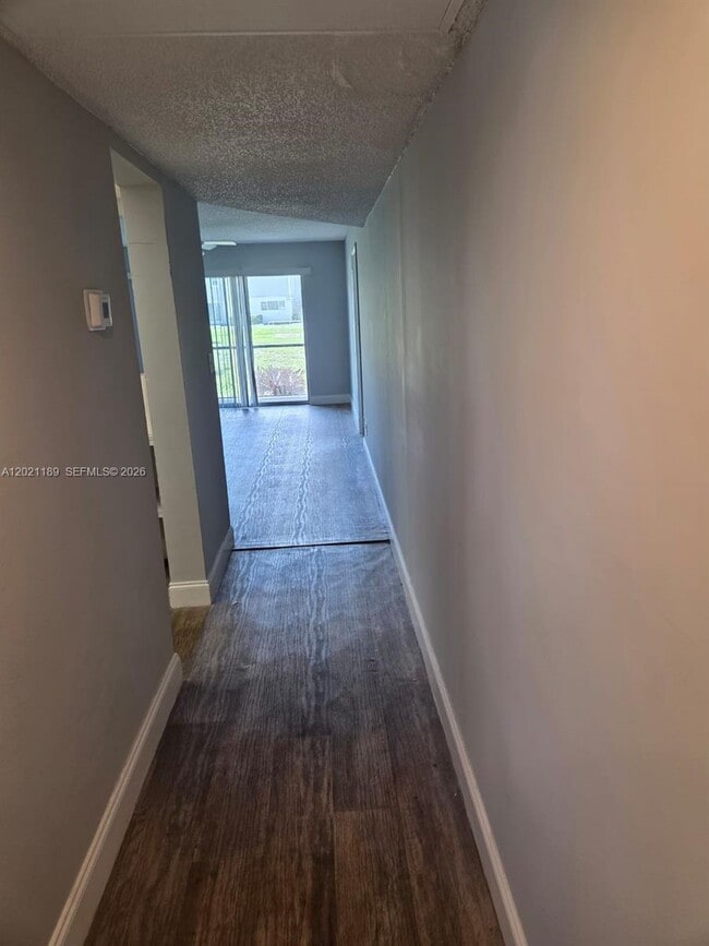 Building Photo - 8060 N Colony Cir