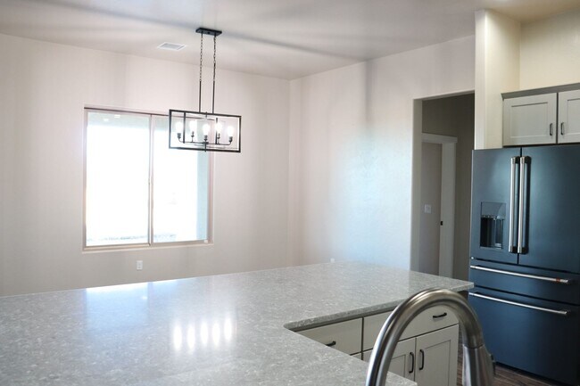 Building Photo - Welcome to your Southern Arizona desert oasis!