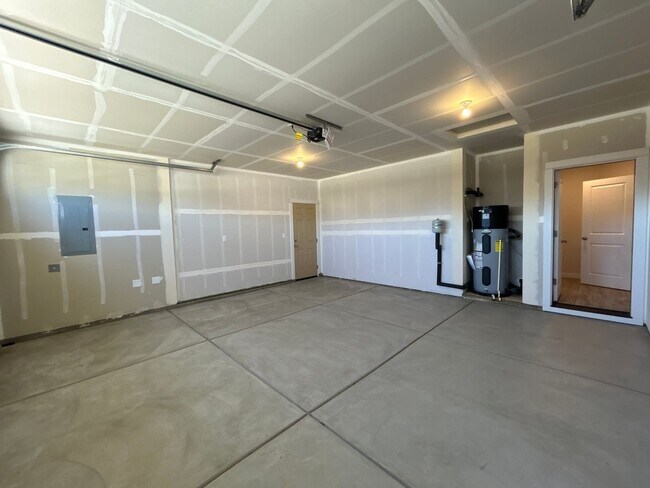 Building Photo - Brand New 3 Bedroom / 2 Bathroom Home in NW Redmond