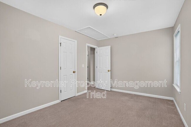 Building Photo - 6219 Black Willow Dr