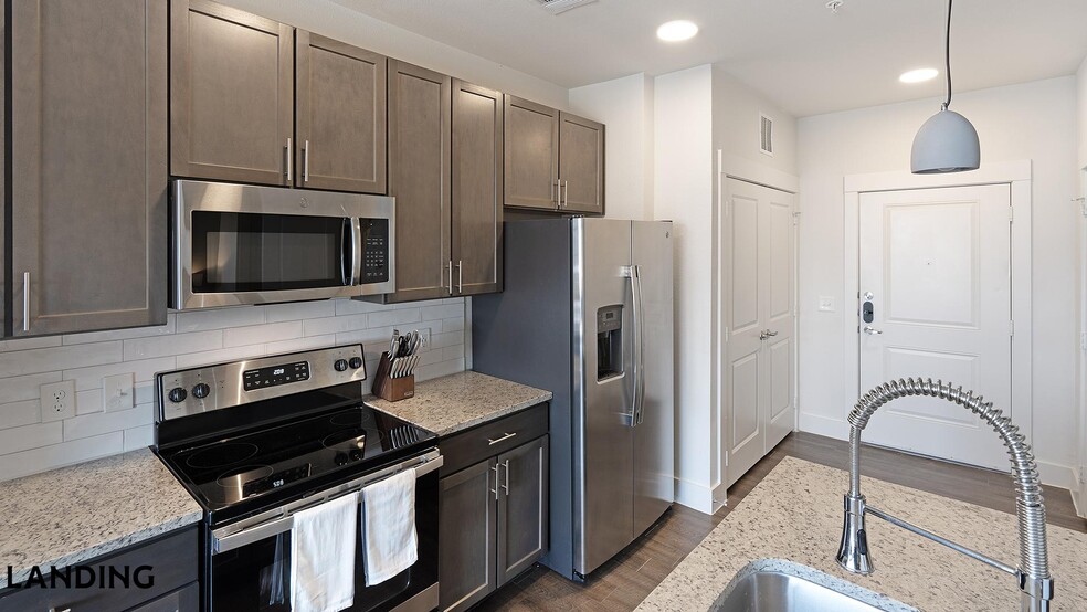 Building Photo - 20915 Wilderness Oak