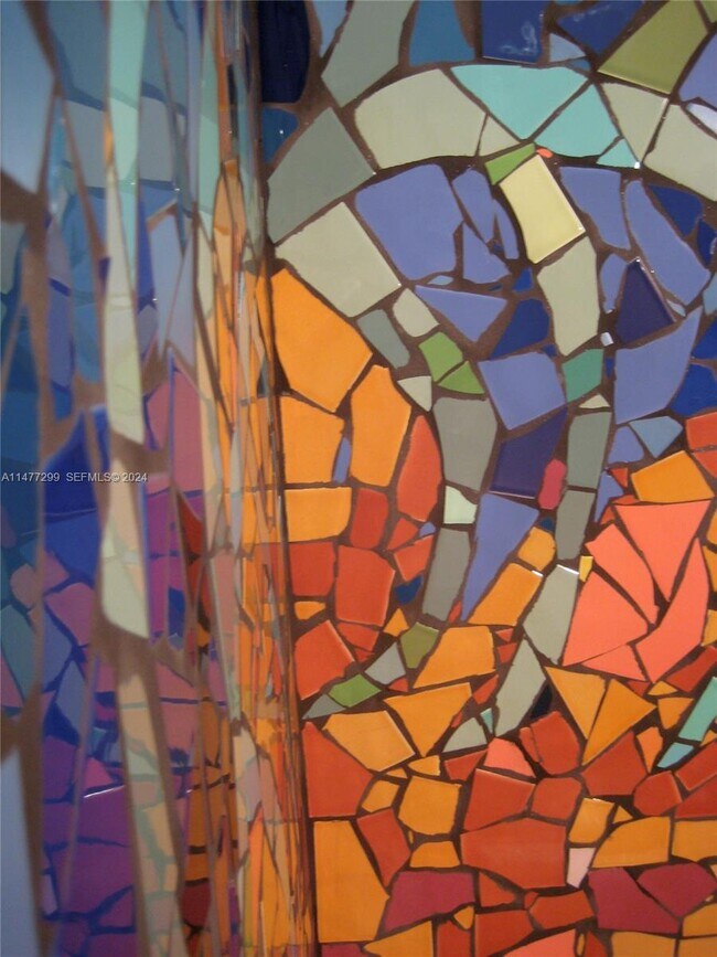 Building Photo - 325 Fernwood Rd