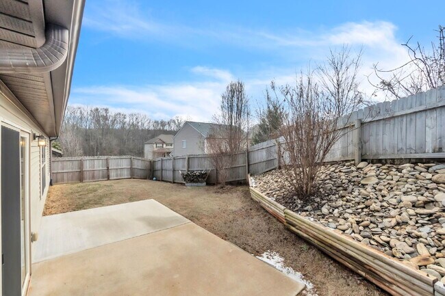 Building Photo - Elegant 3BR/2BA Home in Chartwell Estates with Fireplace & Fenced Yard $1800/mo rent