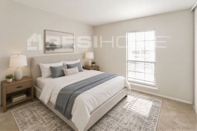 Building Photo - 2213 Salerno Dr