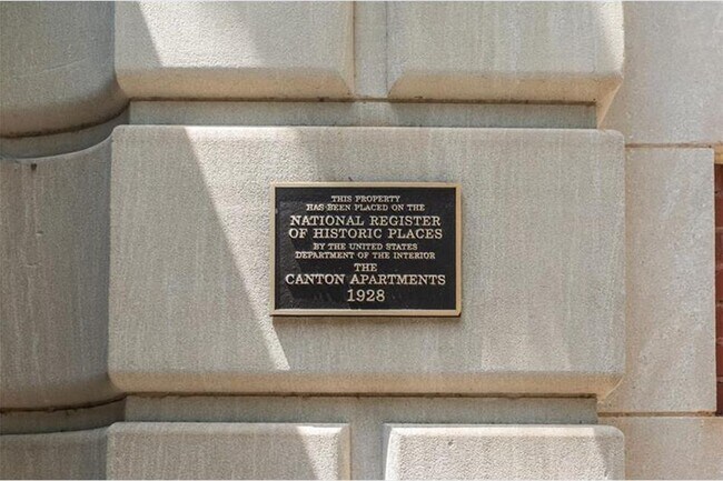 Building Photo - 2840 Peachtree Rd NW