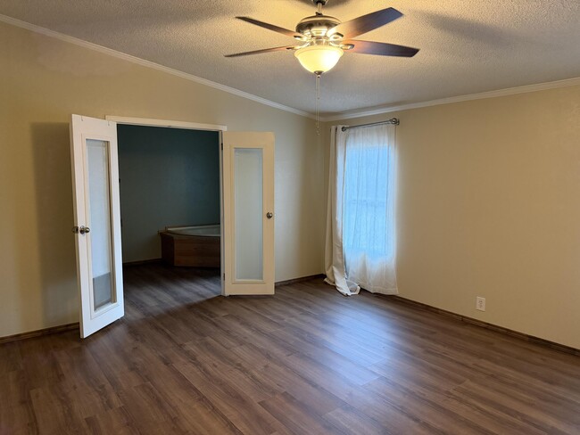 Building Photo - 11120 Gentry Ln