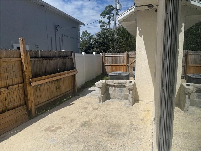 Building Photo - 58 Farmsworth Dr