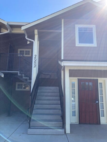 Building Photo - 2052 Smith Ln