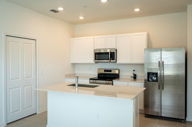 Building Photo - 2408 Rider Rain Ln