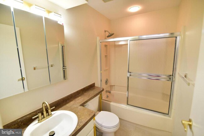 Building Photo - 201 Mulberry Cove