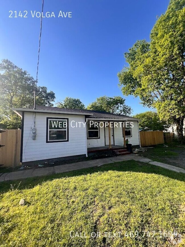 Building Photo - 2142 Volga Ave