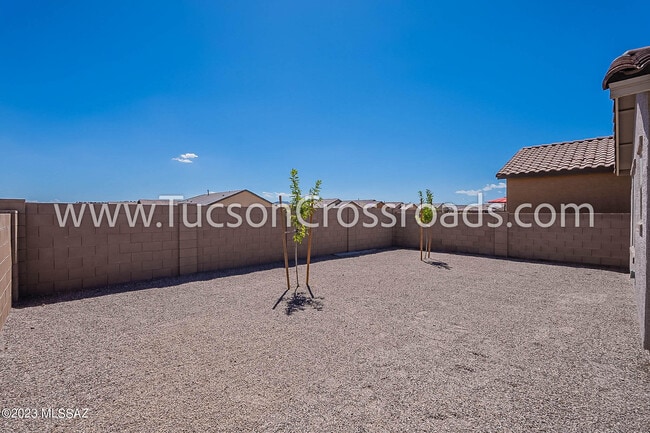 Building Photo - 10611 W Halsey Dr