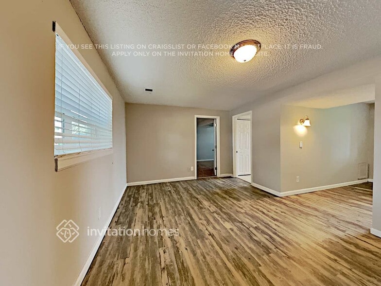 Building Photo - 9434 Brentwood St