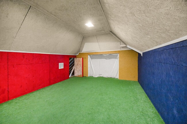 Building Photo - 916 Star of Danube Way