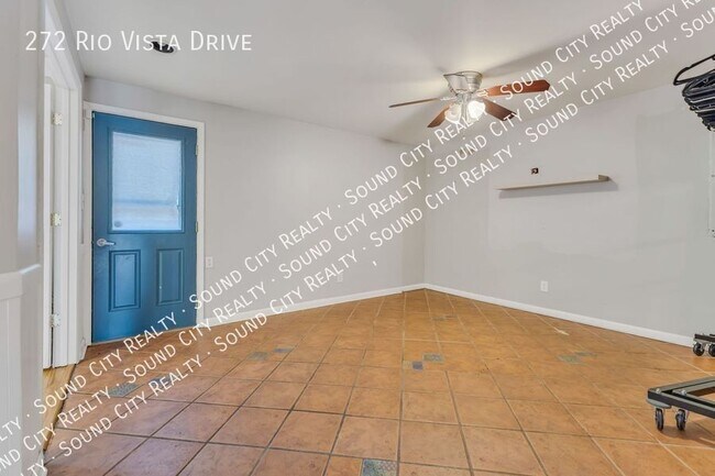 Building Photo - 272 Rio Vista Dr
