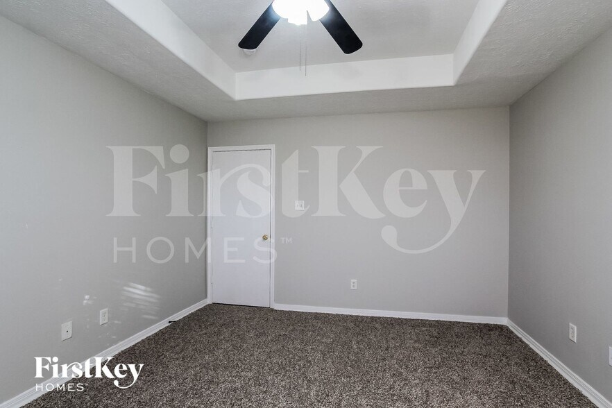 Building Photo - 16204 N View Ct