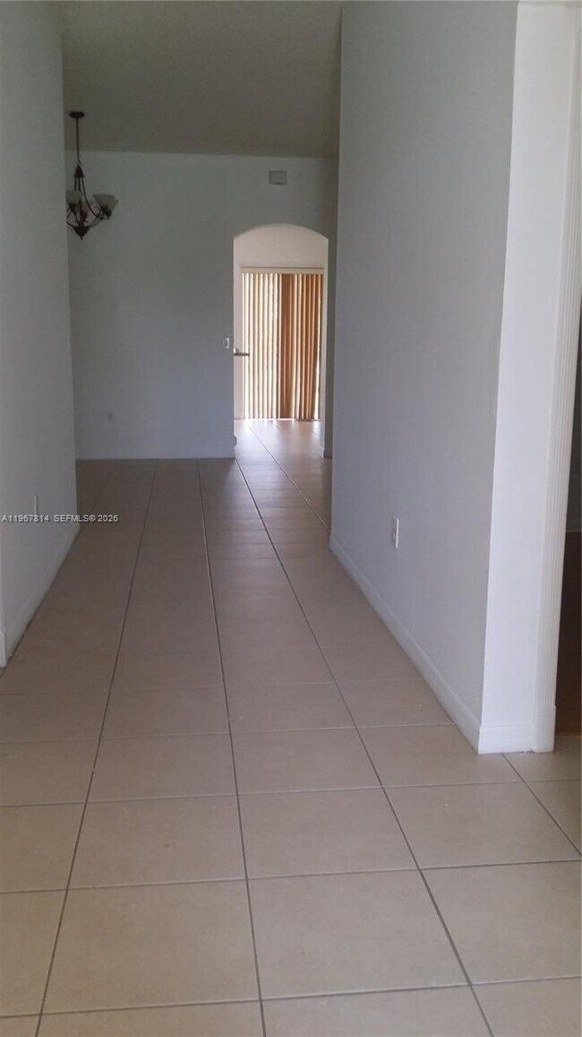 Building Photo - 1974 NE 3rd Ct