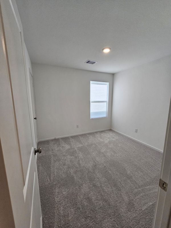 Building Photo - 393 Rd 590106