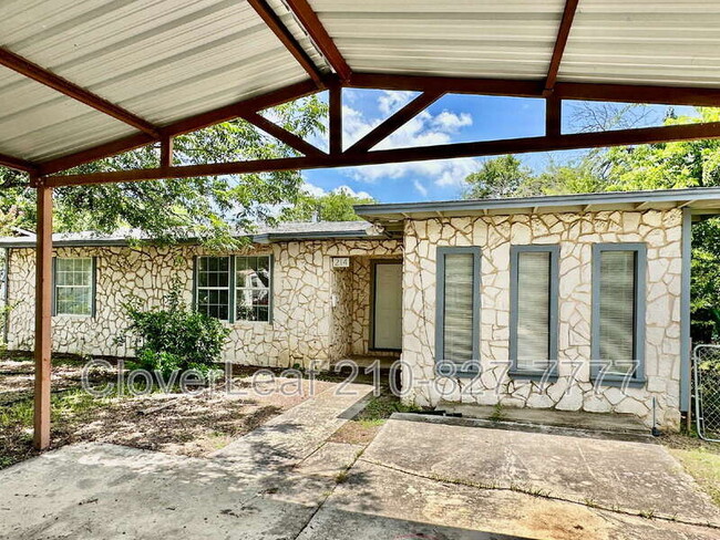 Building Photo - 214 Basswood Dr