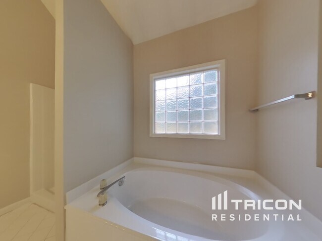 Building Photo - 7437 Mason Falls Ct