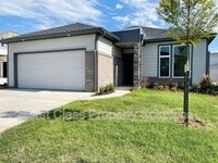 Building Photo - 512 NW 176th Terrace