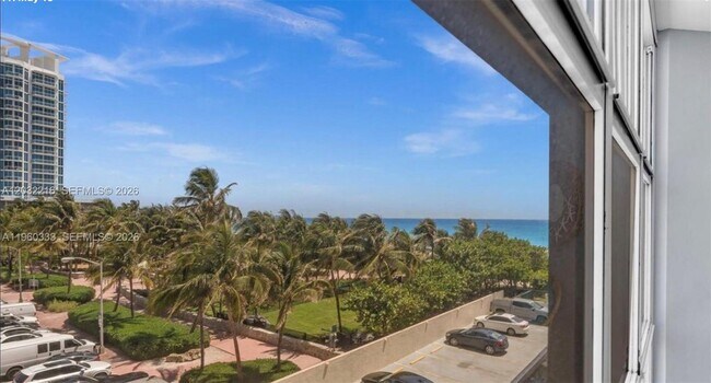 Building Photo - 6423 Collins Ave