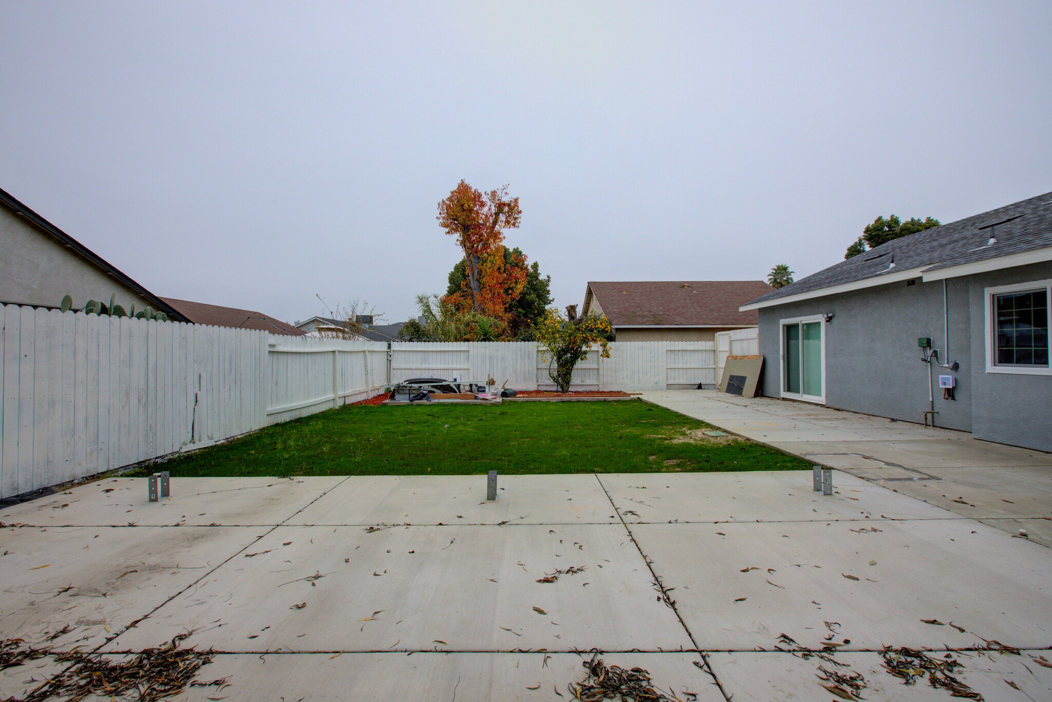 Building Photo - 9855 Douglas Ave