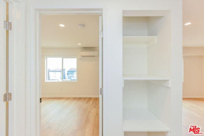 Building Photo - 1855 Euclid St