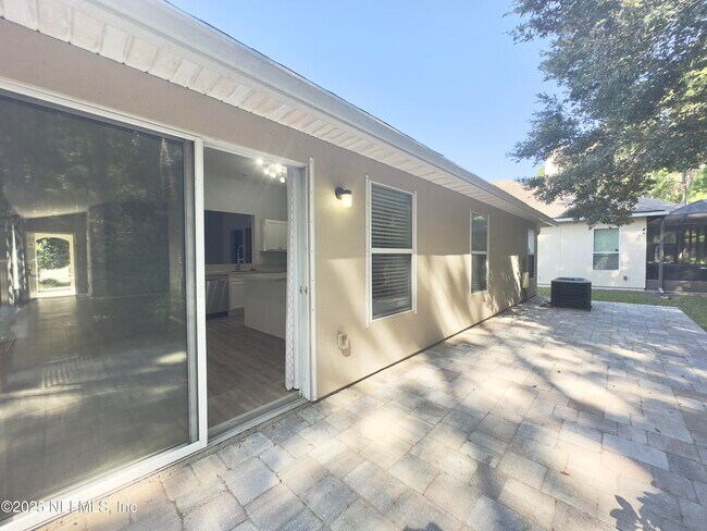 Building Photo - 204 Candlebark Dr