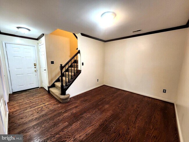 Primary Photo - 2 Tyler Falls Ct