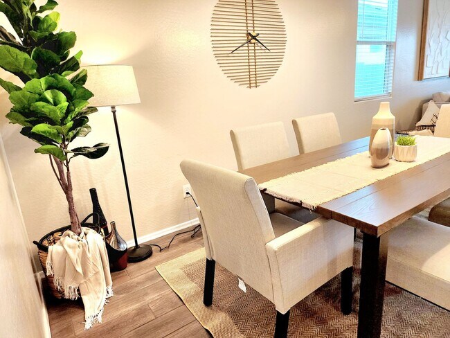 Building Photo - FULLY-FURNISHED 4/Bed 2/Bath in LAVEEN