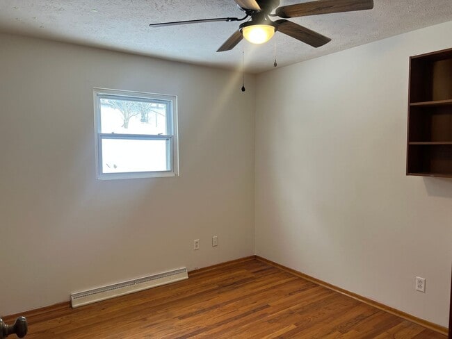 Building Photo - Updated 3-Bed Ranch in Plain Local Schools! Fenced Yard & Jetted Tub