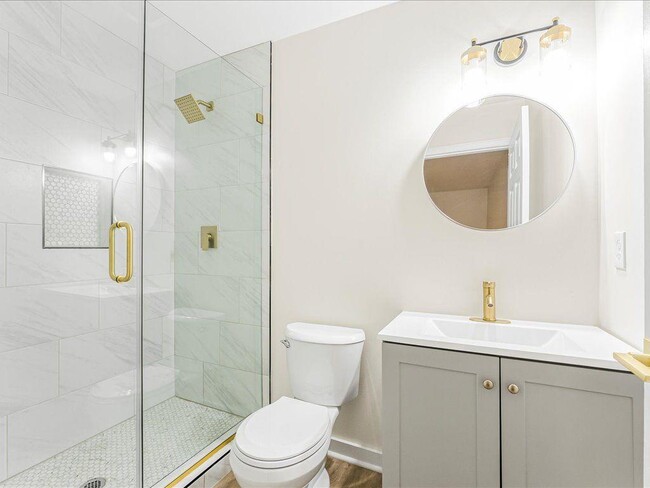 Building Photo - 5794 Pinecrest Rd SW