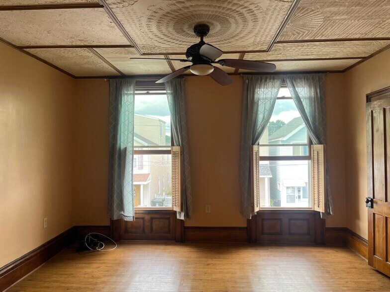 Building Photo - 180 Paine St
