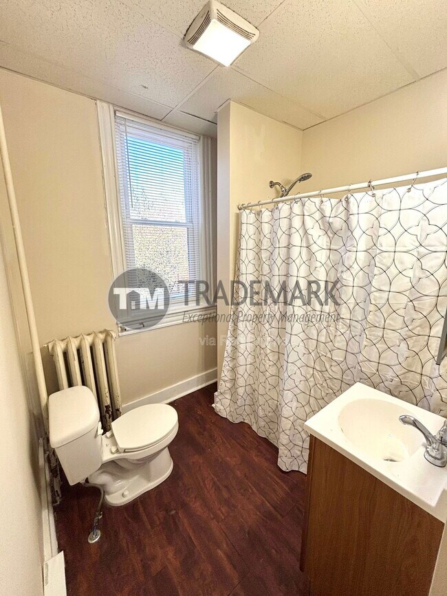 Building Photo - 1017 Lehman St