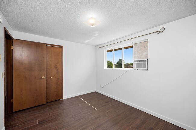 Building Photo - 806 S Adams Rd