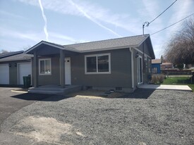 Building Photo - 1541 Derby St