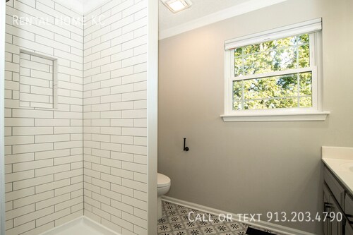 Building Photo - 582 W Layton St