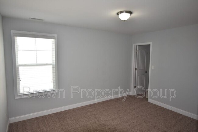 Building Photo - 441 Stonebriar Ave