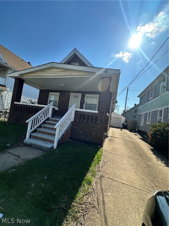 Building Photo - 816 London Rd