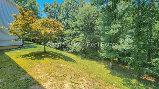 Building Photo - Spacious 3-Bed, 3-Bath Townhouse in Dalton